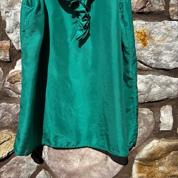 Old Navy Silk Tank Top Sz Large Ruffled V Neck Boho Minimalist Dainty Green - Picture 3 of 8